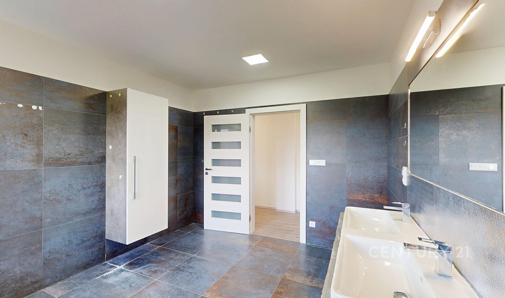 Prodej domu 319 m² s pozemkem 1 499 m², Ivaň – náhled fotky 29