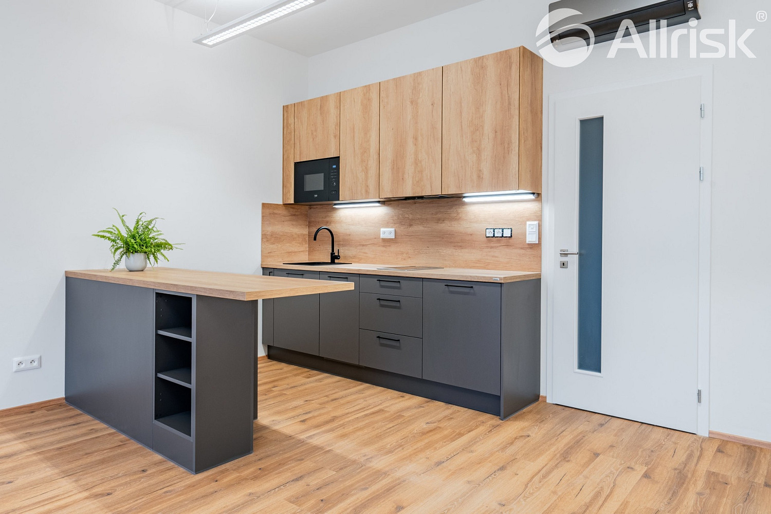 Pronájem obchodních prostor 48 m²
