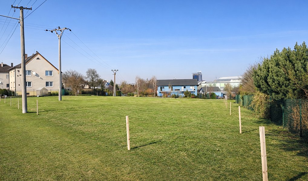 Prodej stavebního pozemku 2 716 m², Kyjovice – náhled fotky 4