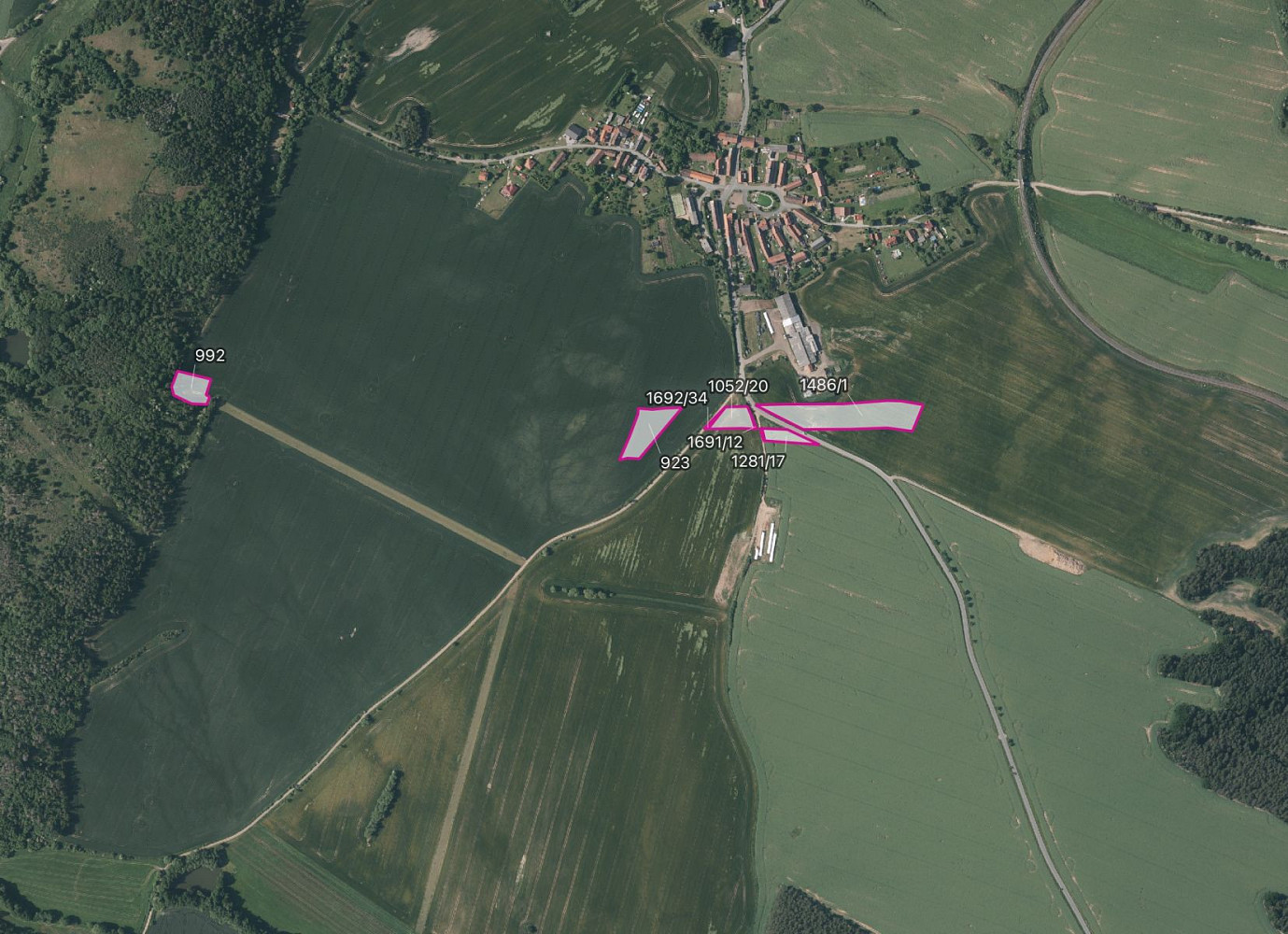 Prodej pole 13 772 m²