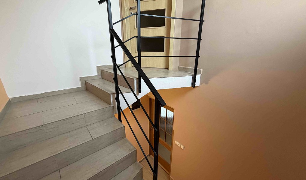 Prodej domu 220 m² s pozemkem 100 m², Jihlava – náhled fotky 23