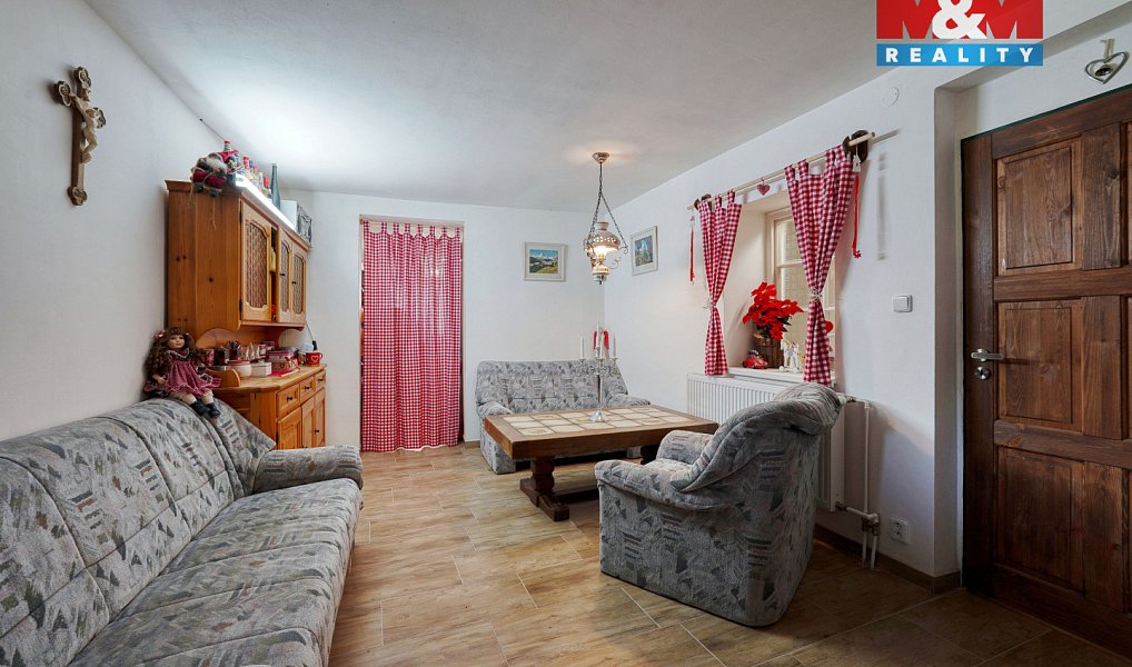 Prodej ubytovacího objektu 359 m², Strážov – náhled fotky 15
