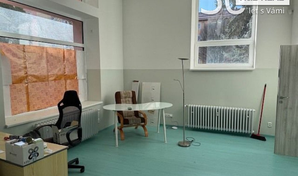Pronájem obchodních prostor 200 m², Vsetín – náhled fotky 21