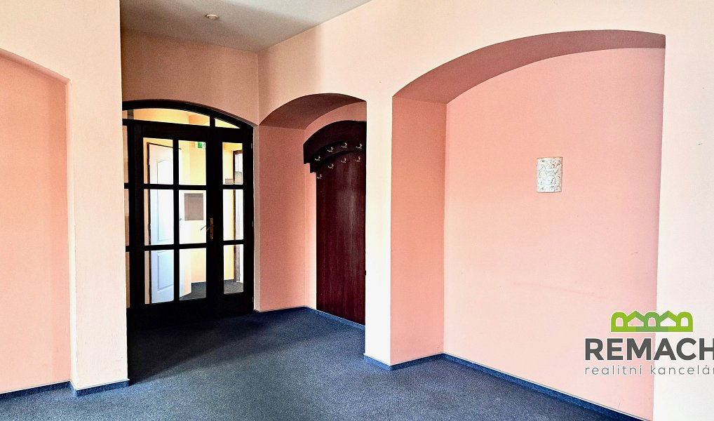 Pronájem restaurace 197 m², Kunovice – náhled fotky 3