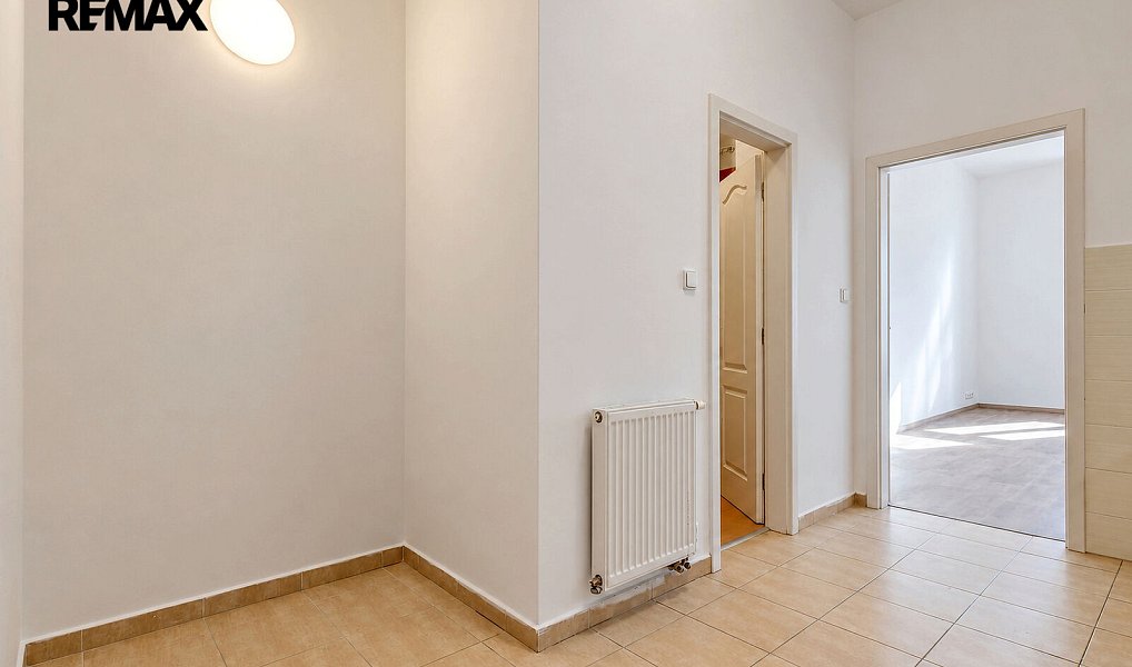 Prodej bytu 1+kk 31 m², Praha – náhled fotky 9
