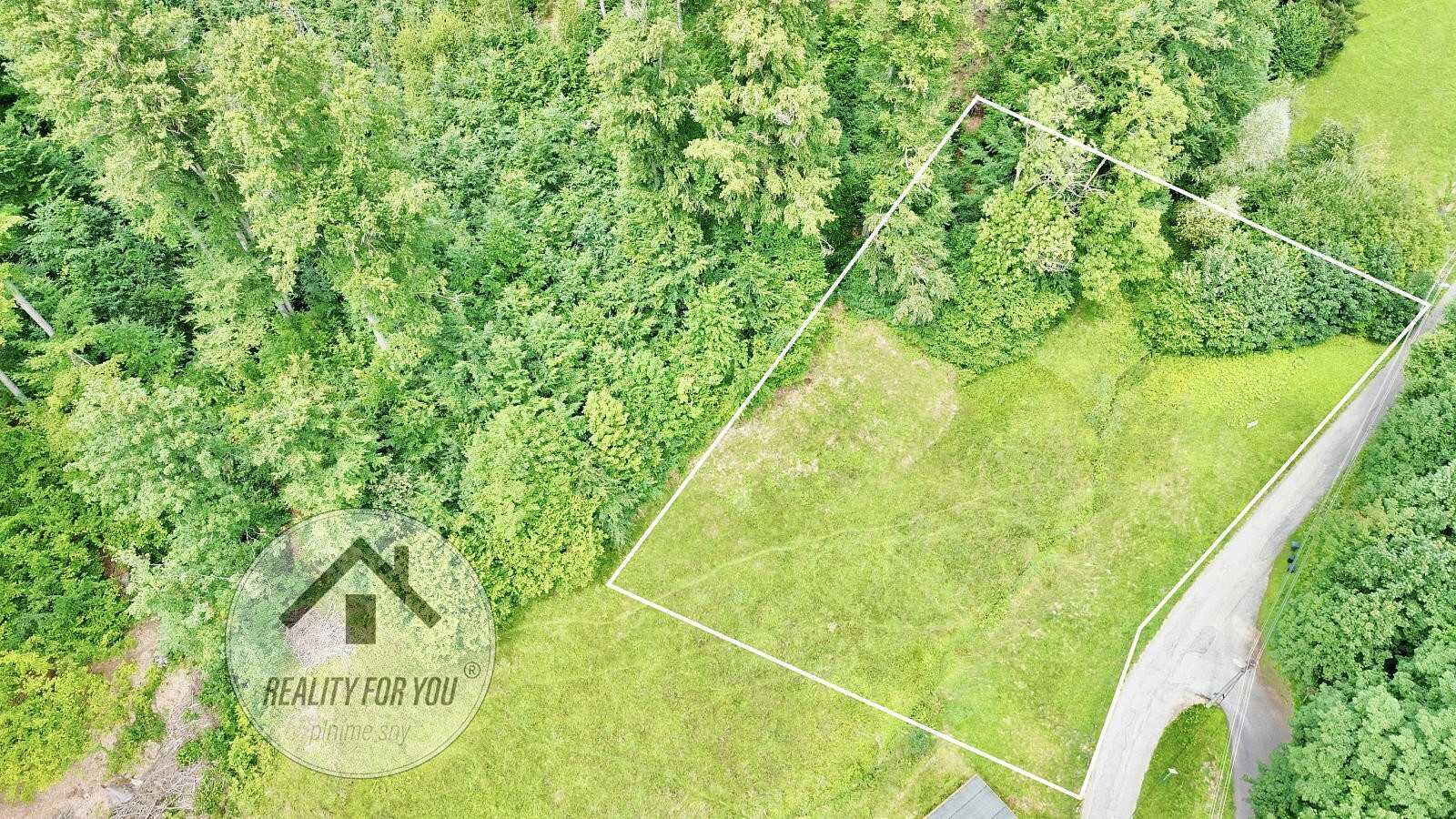 Prodej stavebního pozemku 2 000 m² – fotografie 3