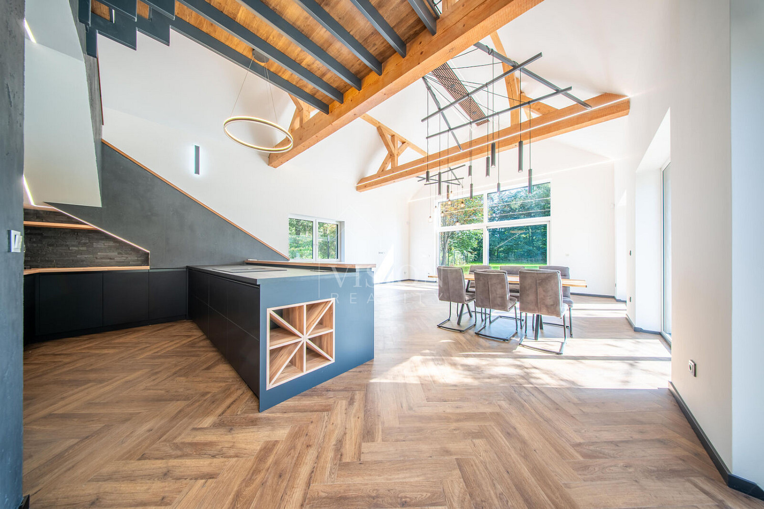 Prodej domu 272 m² s pozemkem 1 091 m² – fotografie 2