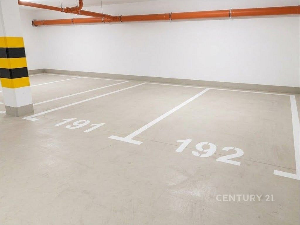Pronájem garážového stání 13 m2 v moderní rezidenci tesla hloubětín, praha 9 — photo 3