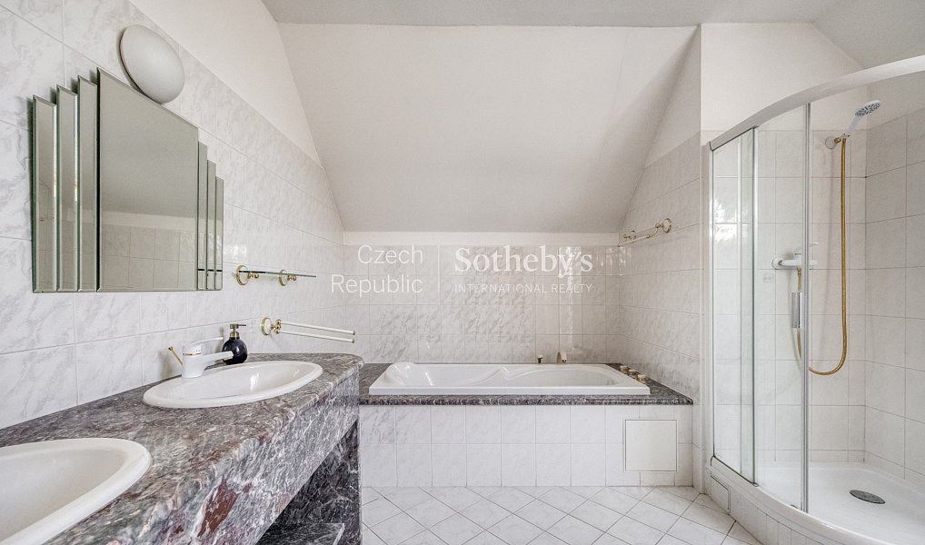 Prodej domu 609 m² s pozemkem 2 267 m², Vestec – náhled fotky 17