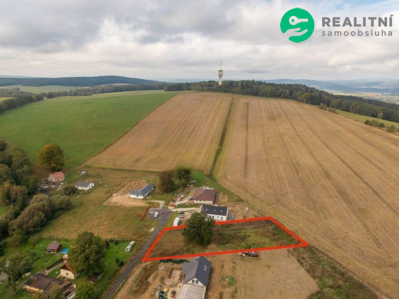 Prodej stavebního pozemku 2 705 m² – fotografie 2