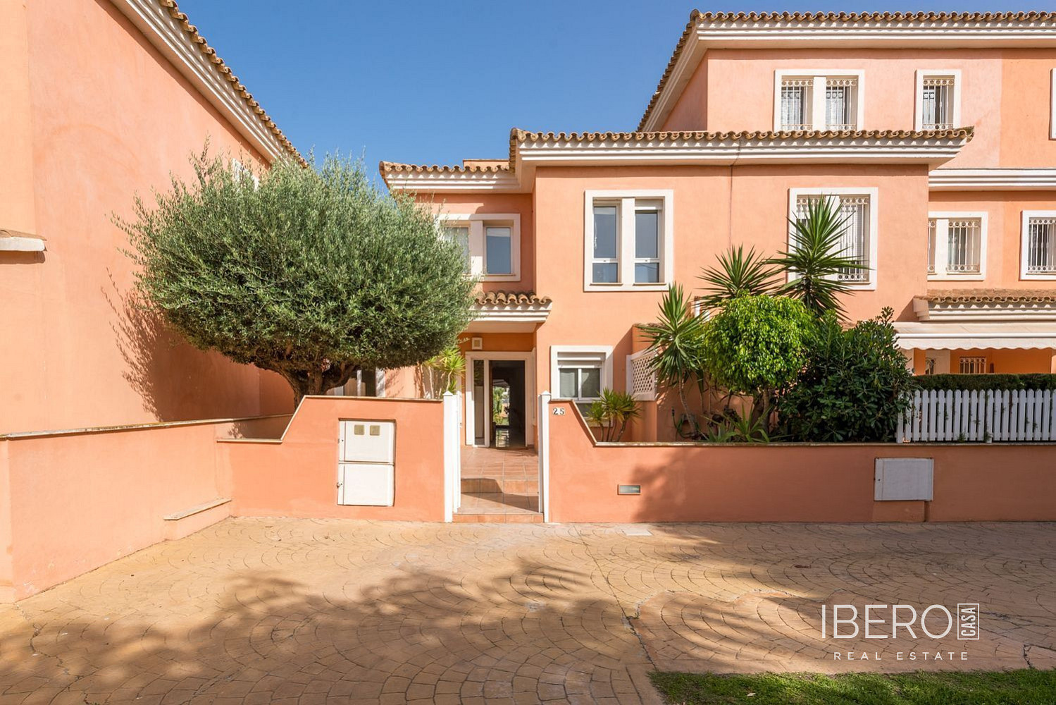 Prodej domu 305 m² s pozemkem 120 m²