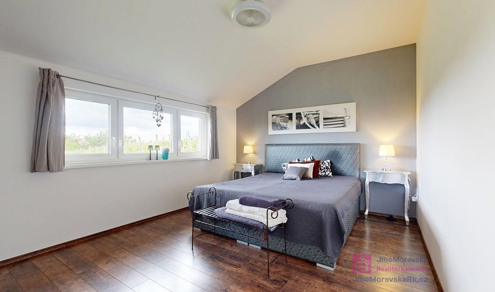 Prodej domu 252 m² s pozemkem 1 211 m², Valtice – náhled fotky 21