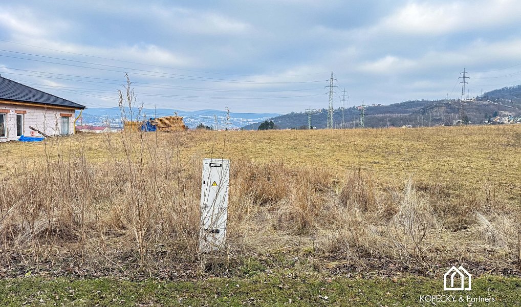 Prodej stavebního pozemku 1 299 m², Trmice – náhled fotky 2