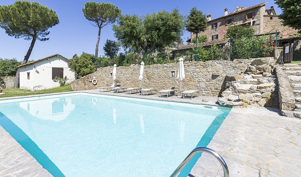 Prodej domu 700 m² — photo 2
