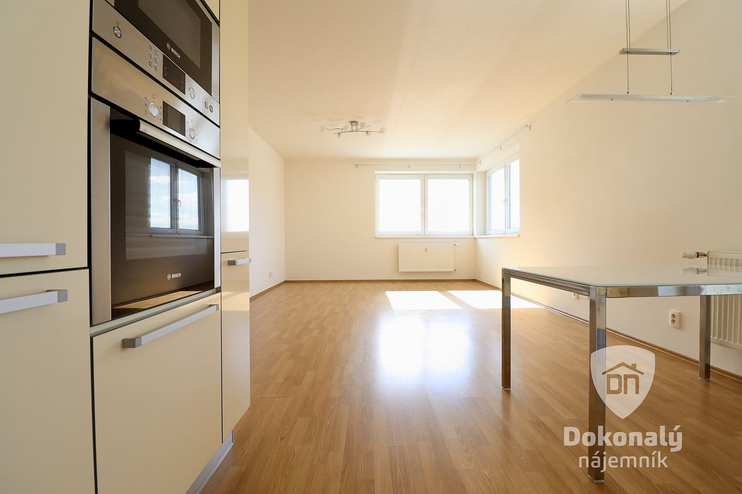 Pronájem bytu 2+kk 67 m² – fotografie 3