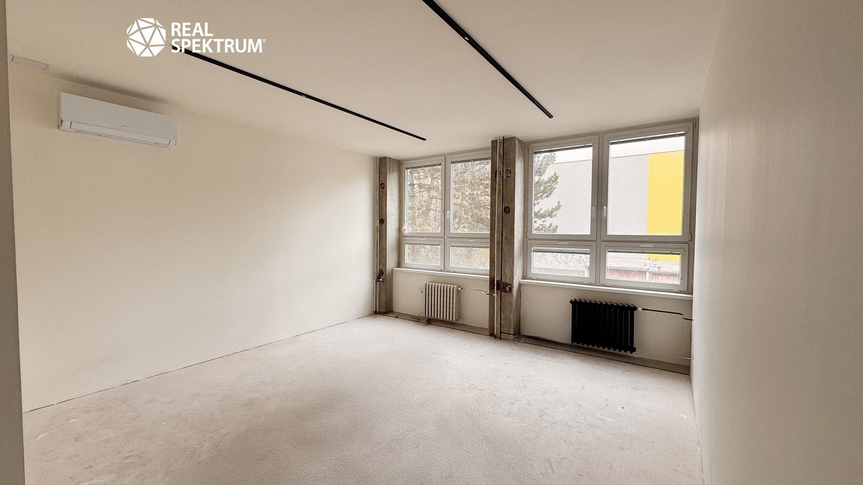 Pronájem kanceláře 473 m² – fotografie 4
