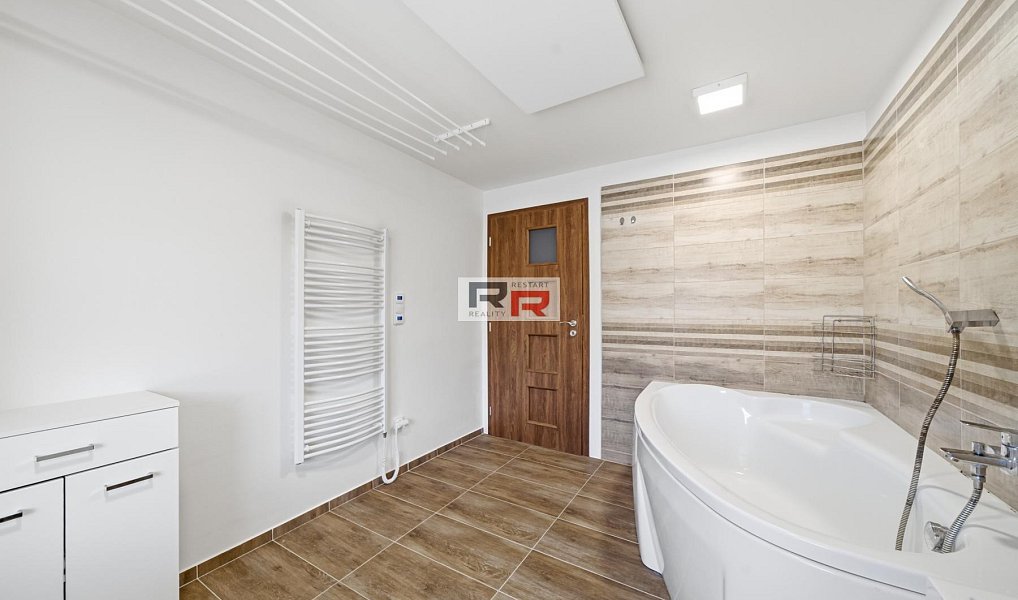 Prodej domu 289 m² s pozemkem 427 m², Olomouc – náhled fotky 23