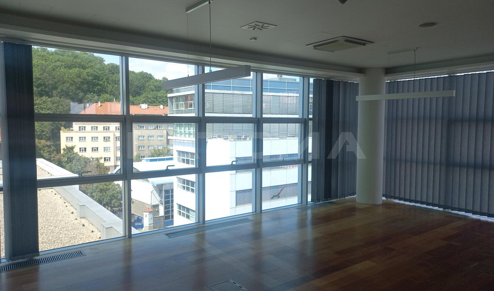 Pronájem kanceláře 589 m², Praha – náhled fotky 10