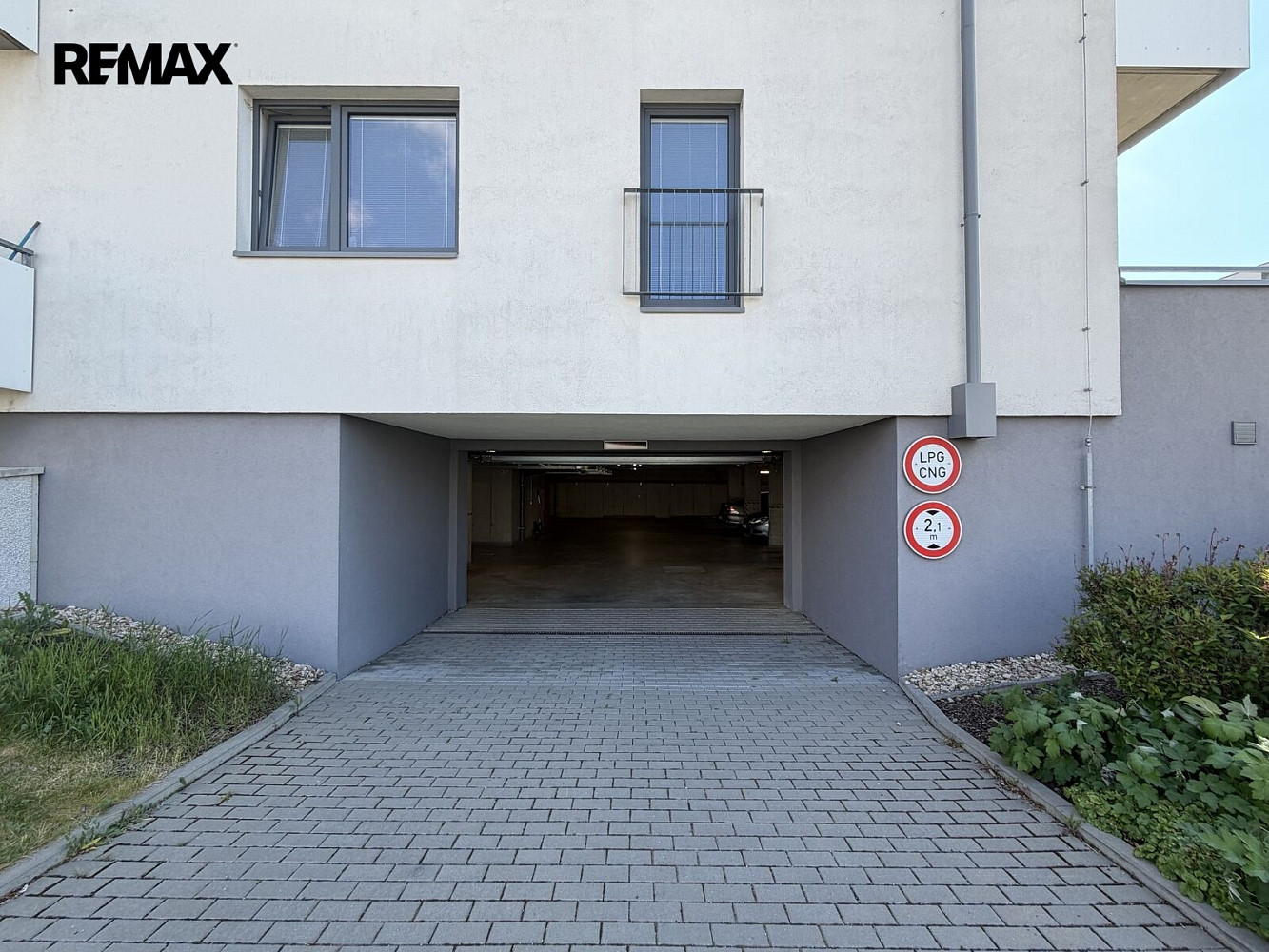 Prodej garážového stání na sídlišti Zelnice ve Slavkově u Brna. – fotografie 5