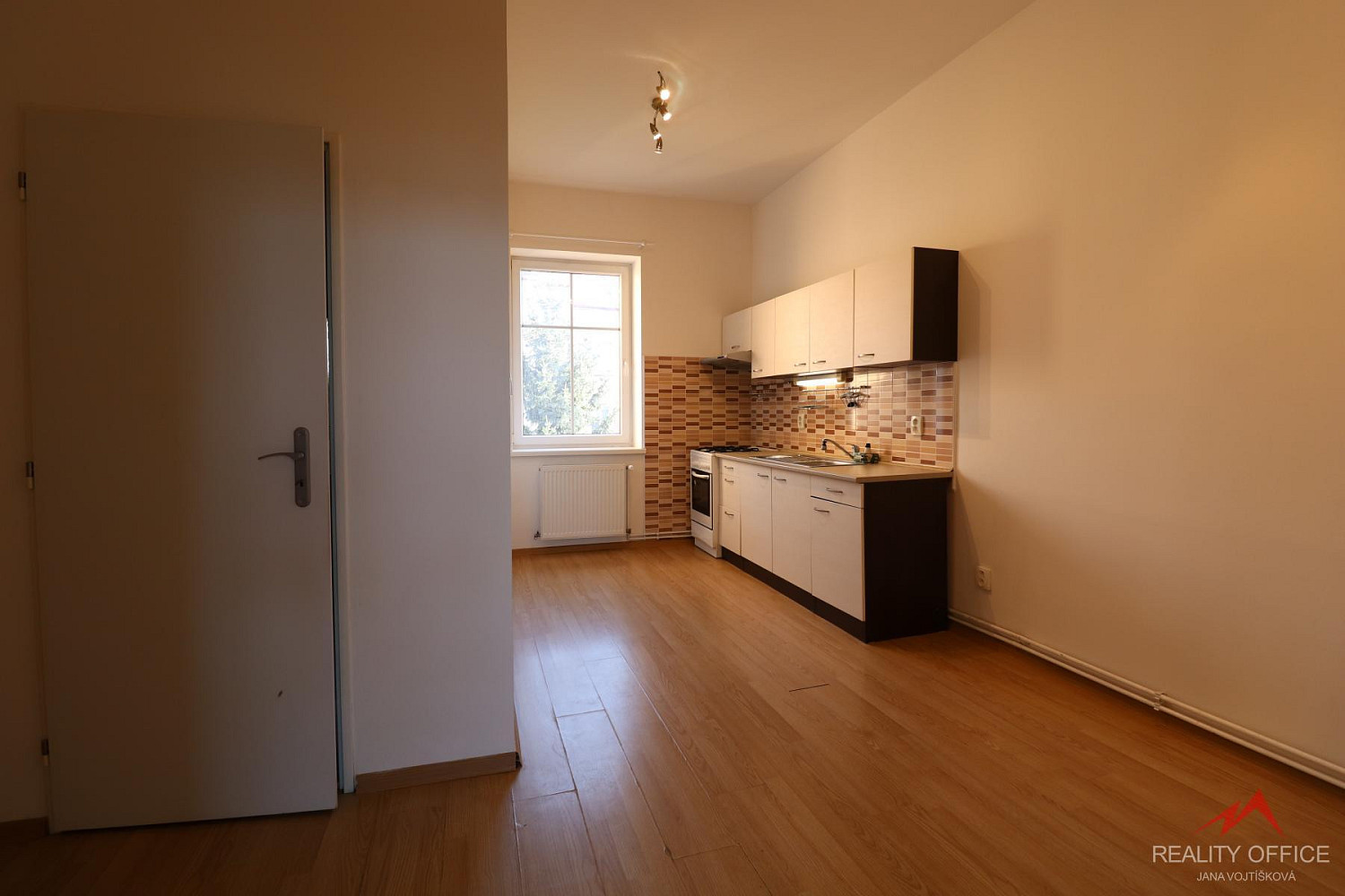 Pronájem bytu 2+kk 45 m² – fotografie 4