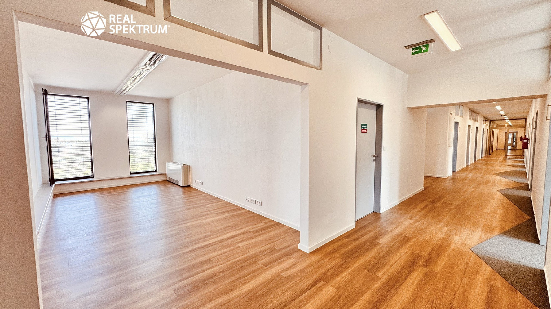 Pronájem kanceláře 442 m²