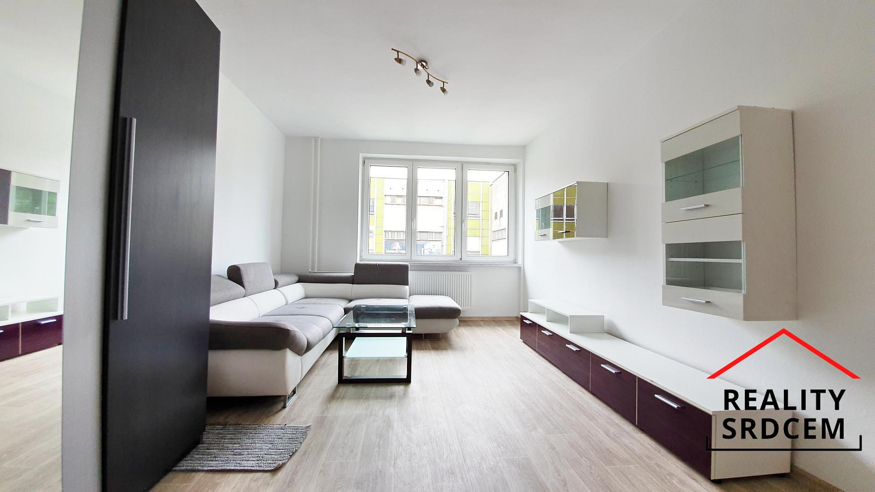 Pronájem bytu 2+1 51 m² – fotografie 3