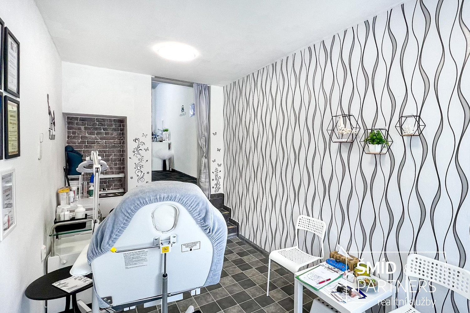 Prodej obchodních prostor 540 m² – fotografie 2