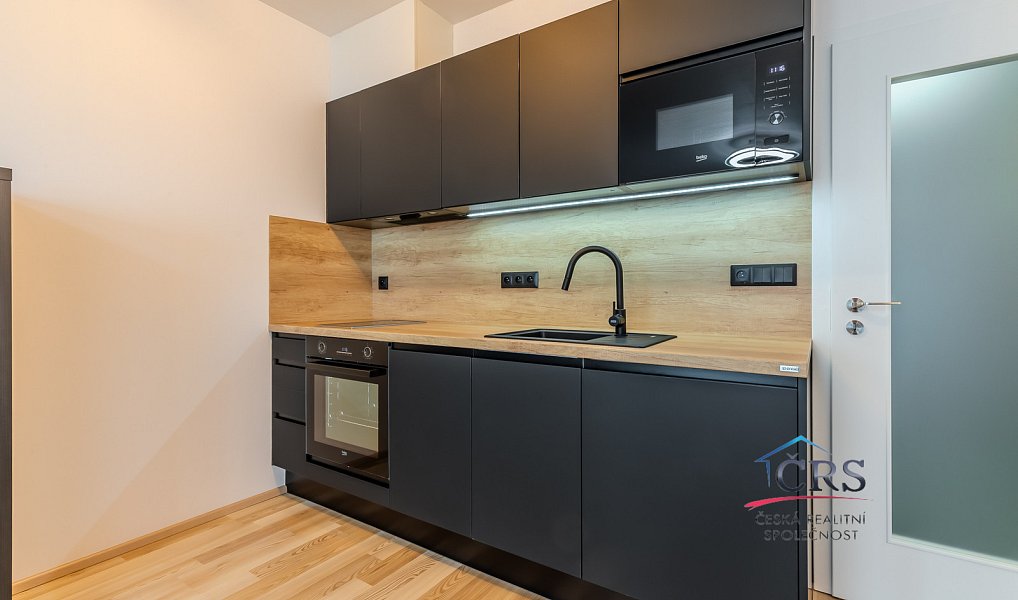 Prodej bytu 1+kk 32 m², Praha – náhled fotky 2