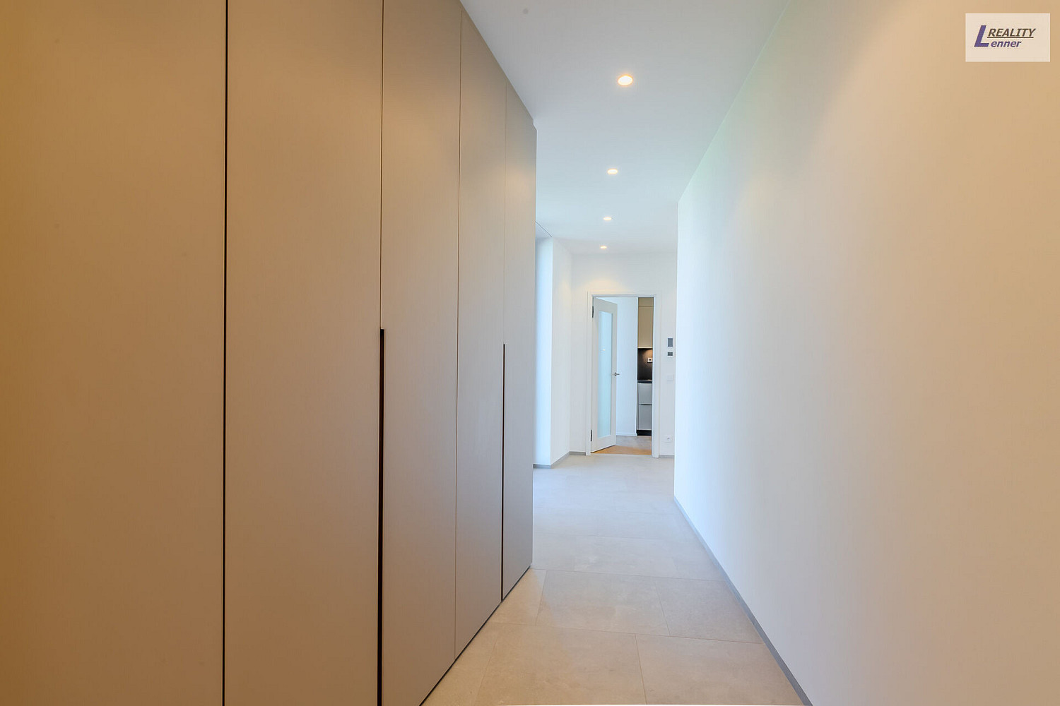 Pronájem bytu 2+kk 75 m² - Widok 5