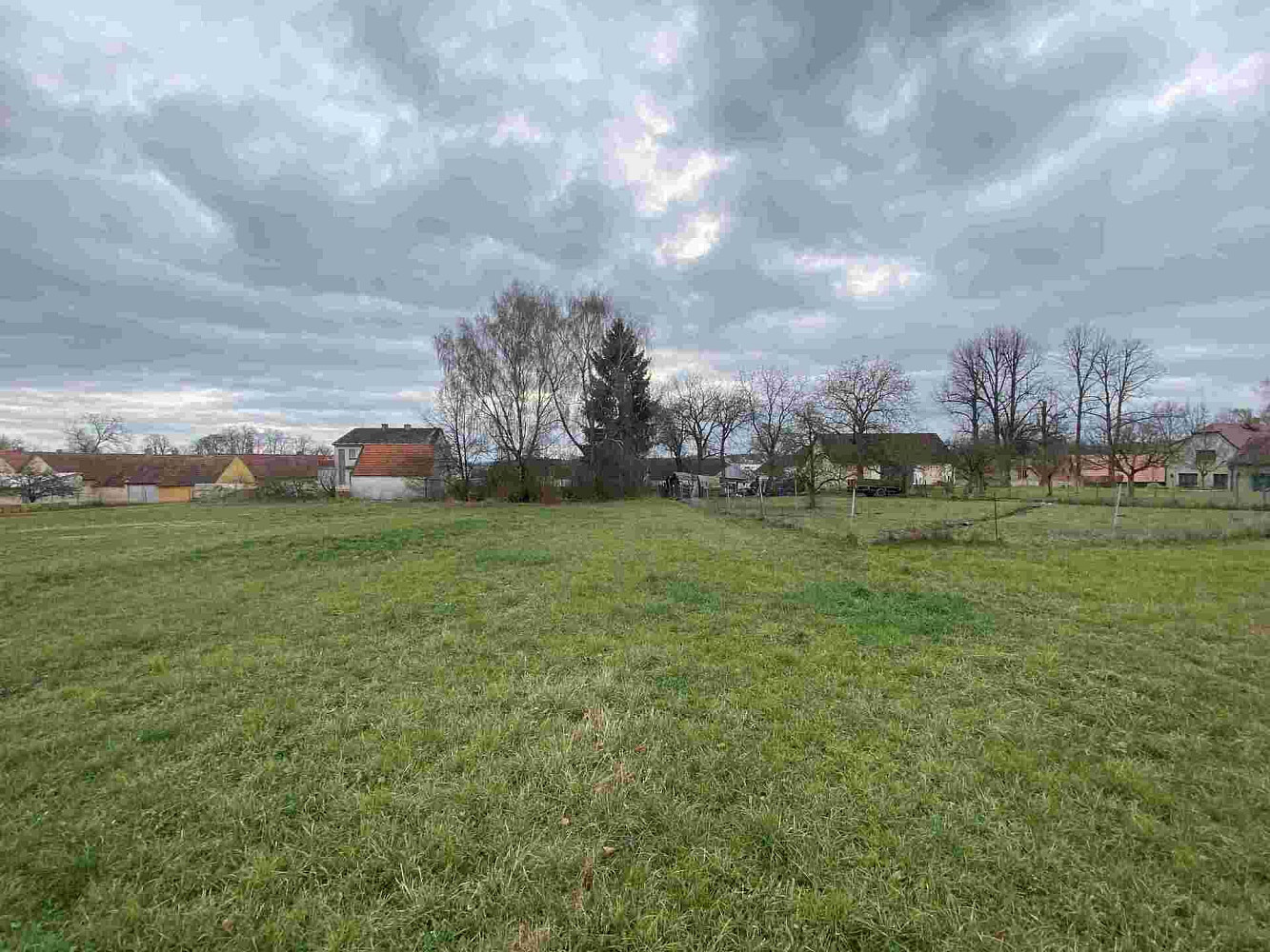 Prodej pozemku 1 427 m²