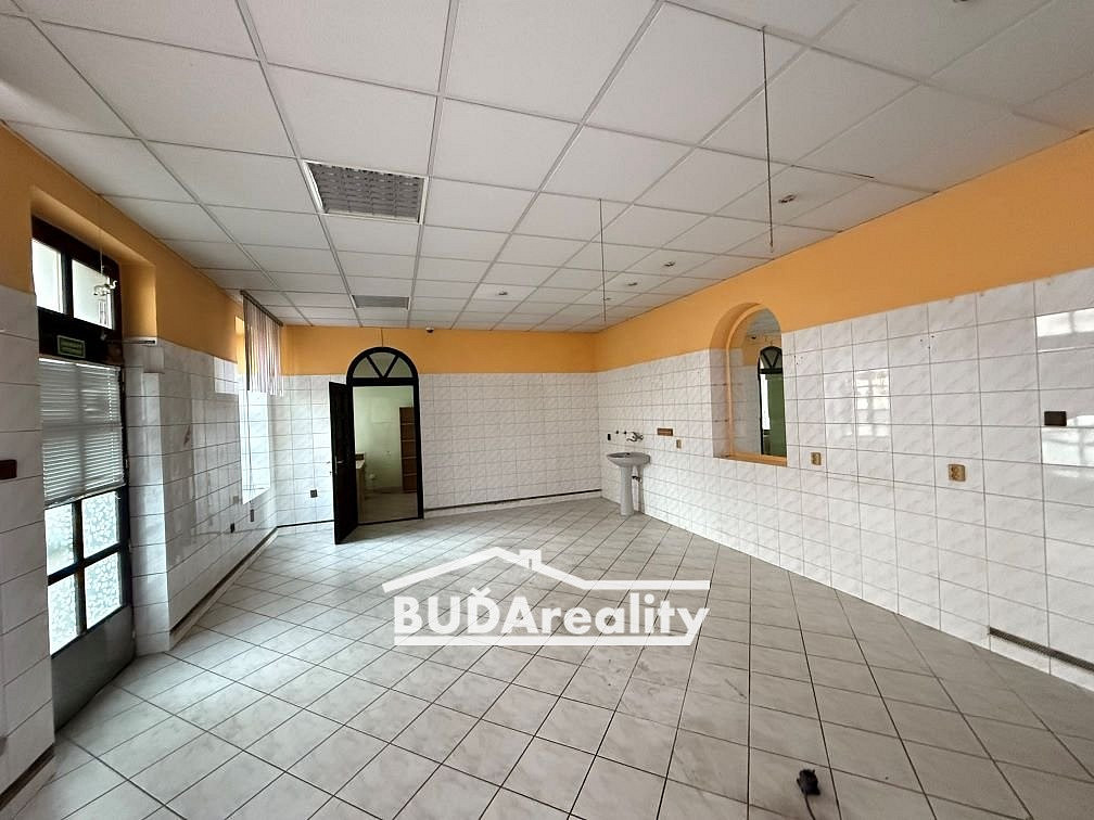 Prodej obchodních prostor 90 m²