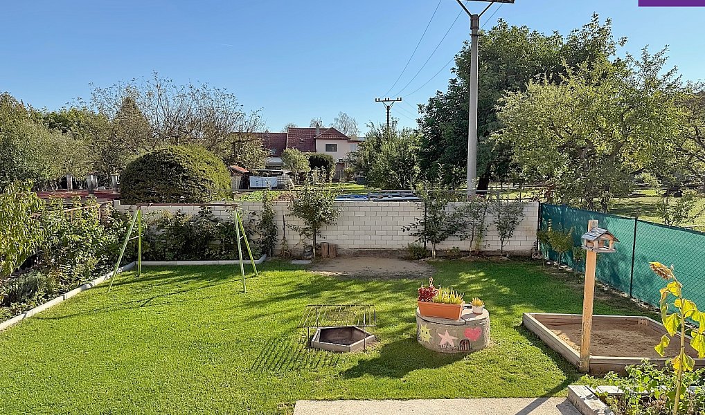 Prodej domu 215 m² s pozemkem 397 m², Bánov – náhled fotky 2