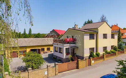 Prodej domu 320 m² s pozemkem 1 701 m², Mořina, okres Beroun