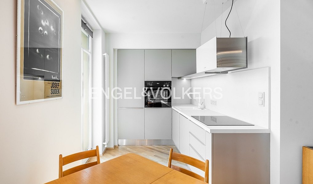 Pronájem bytu 2+kk 40 m², Praha – náhled fotky 2