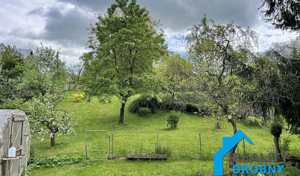 Prodej stavebního pozemku 1 033 m², Huntířov – náhled fotky 11