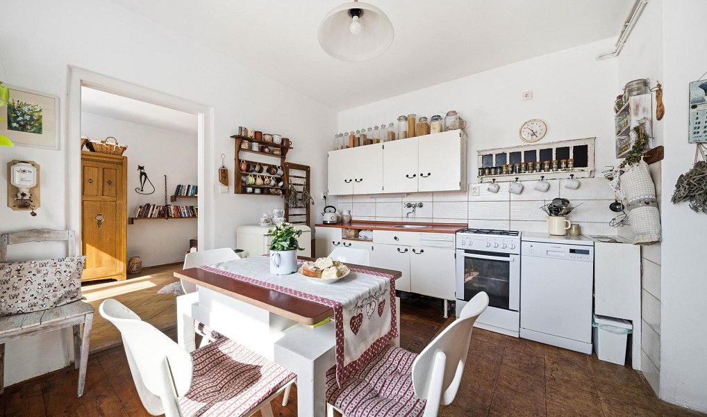 Prodej domu 128 m² s pozemkem 344 m², Holice – náhled fotky 4