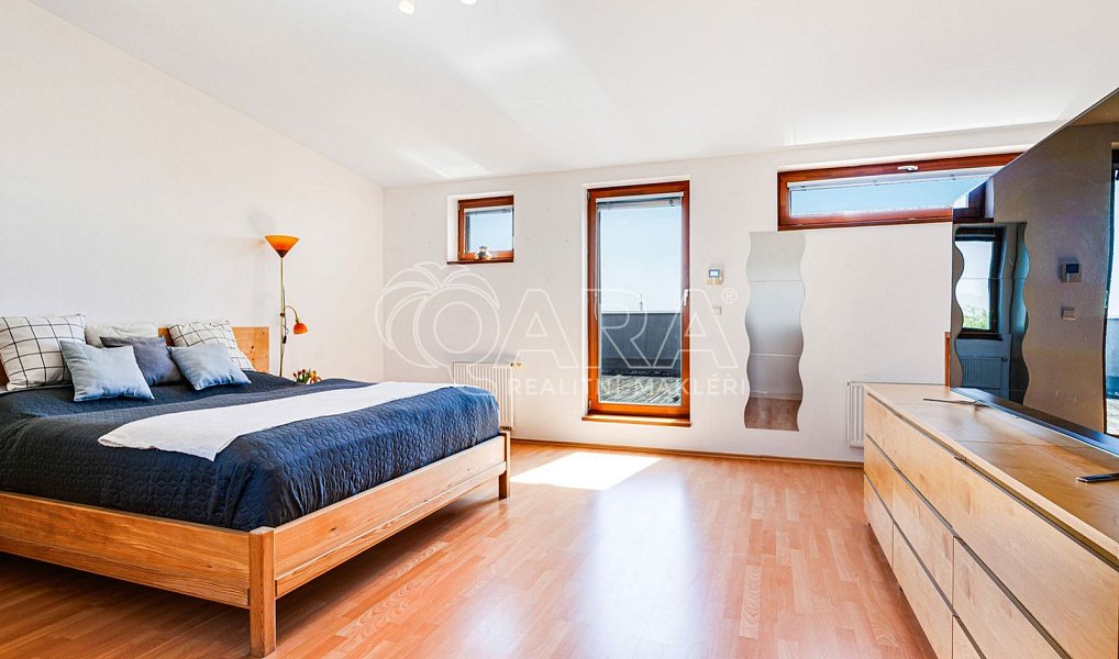Prodej domu 174 m² s pozemkem 275 m², Zeleneč – náhled fotky 13