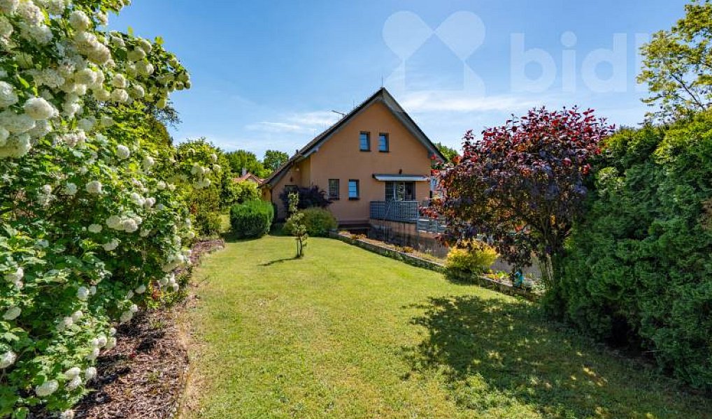 Prodej domu 214 m² s pozemkem 1 285 m², Kamenice – náhled fotky 3