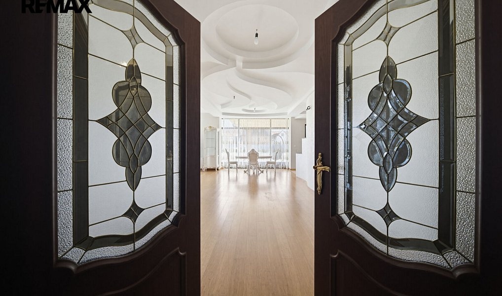 Prodej domu 363 m² s pozemkem 1 608 m², Jesenice – náhled fotky 3