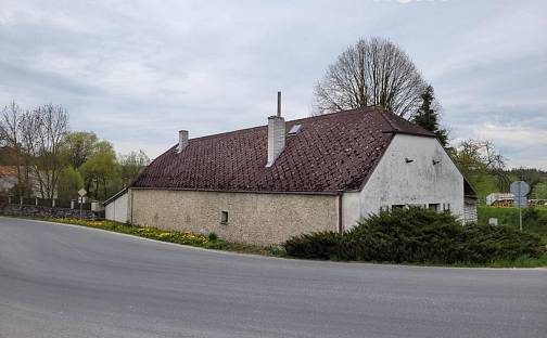 Prodej domu 200 m² s pozemkem 3 725 m², Krty-Hradec, okres Strakonice