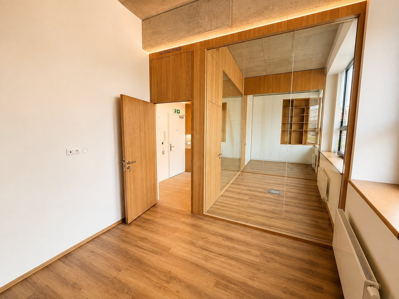 Pronájem kanceláře 46 m² – fotografie 3