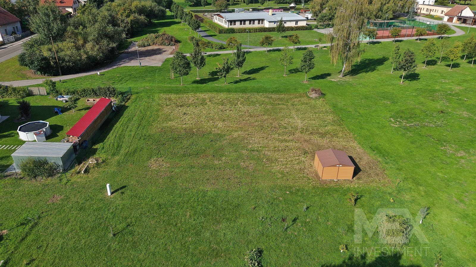 Prodej stavebního pozemku 999 m² – fotografie 2