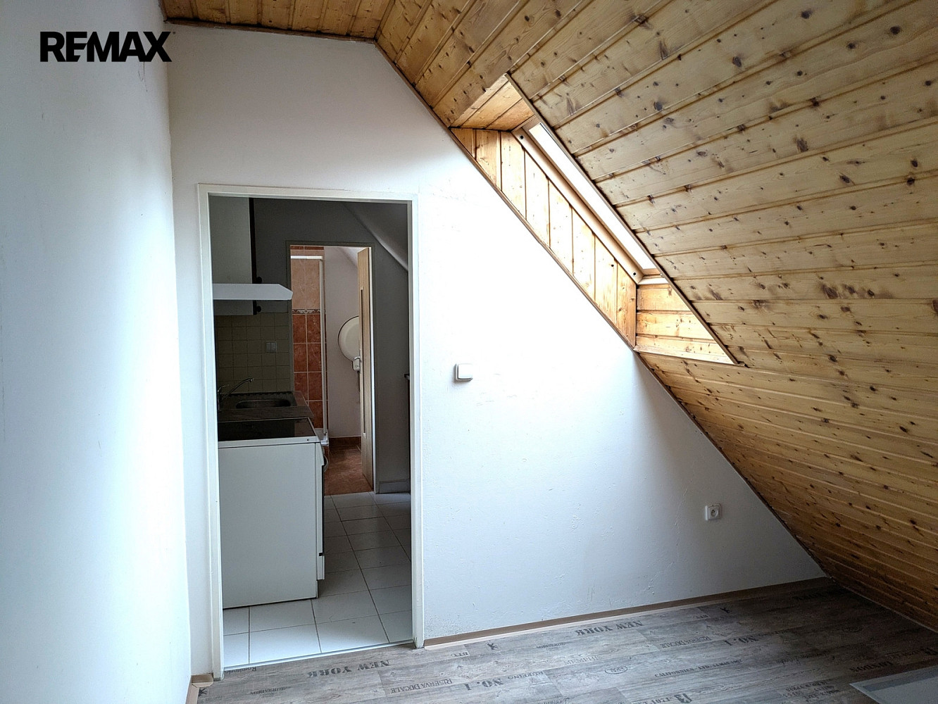 Pronájem bytu 1+1 65 m² – fotografie 5