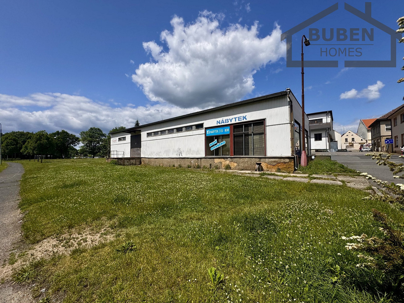 Prodej obchodních prostor 375 m² – fotografie 2