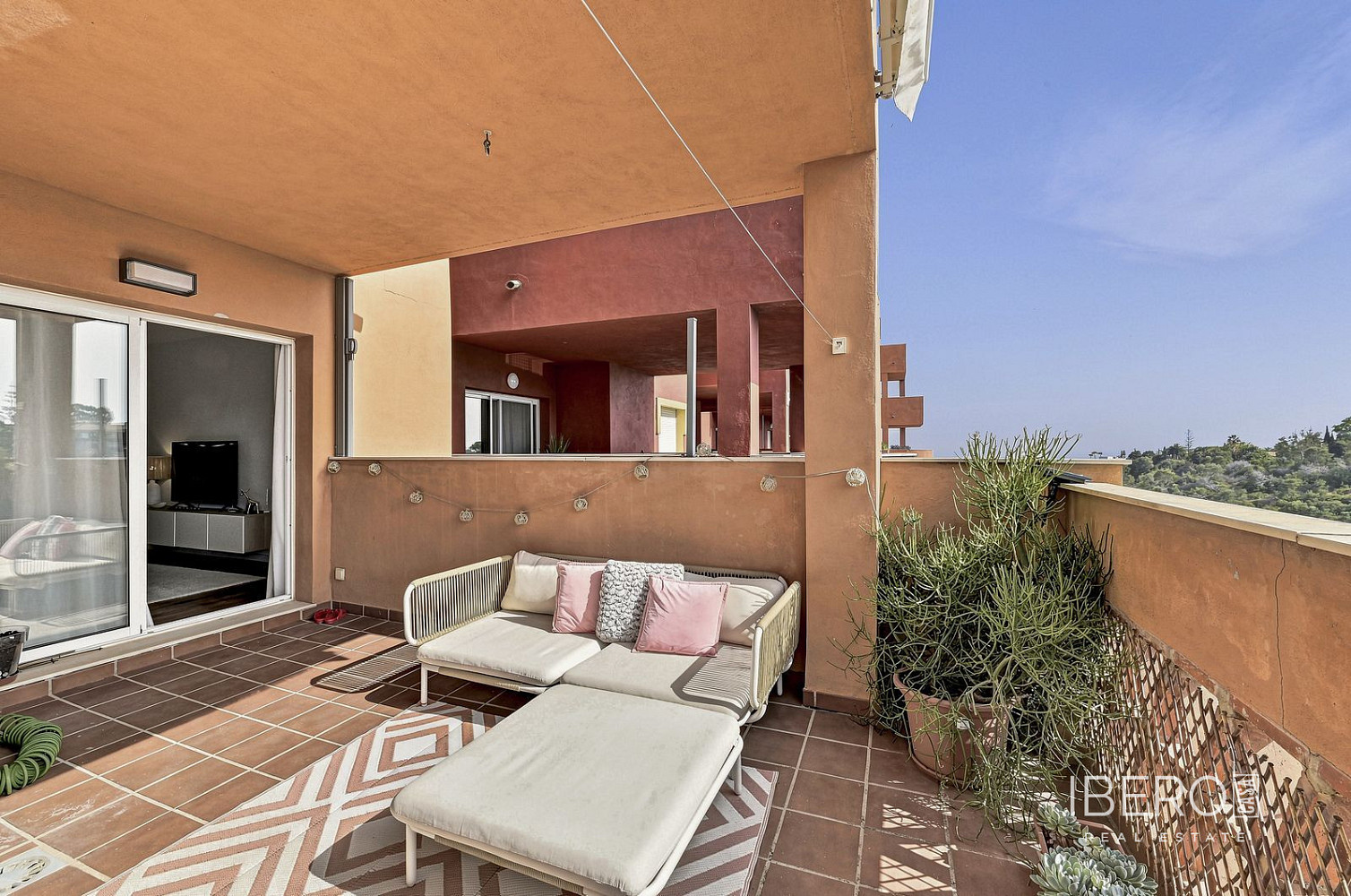 3+kk Apartment in Marbella, Urbanización Marbesa - View 2
