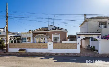 Prodej domu 60 m² s pozemkem 300 m², Torrevieja, Španělsko