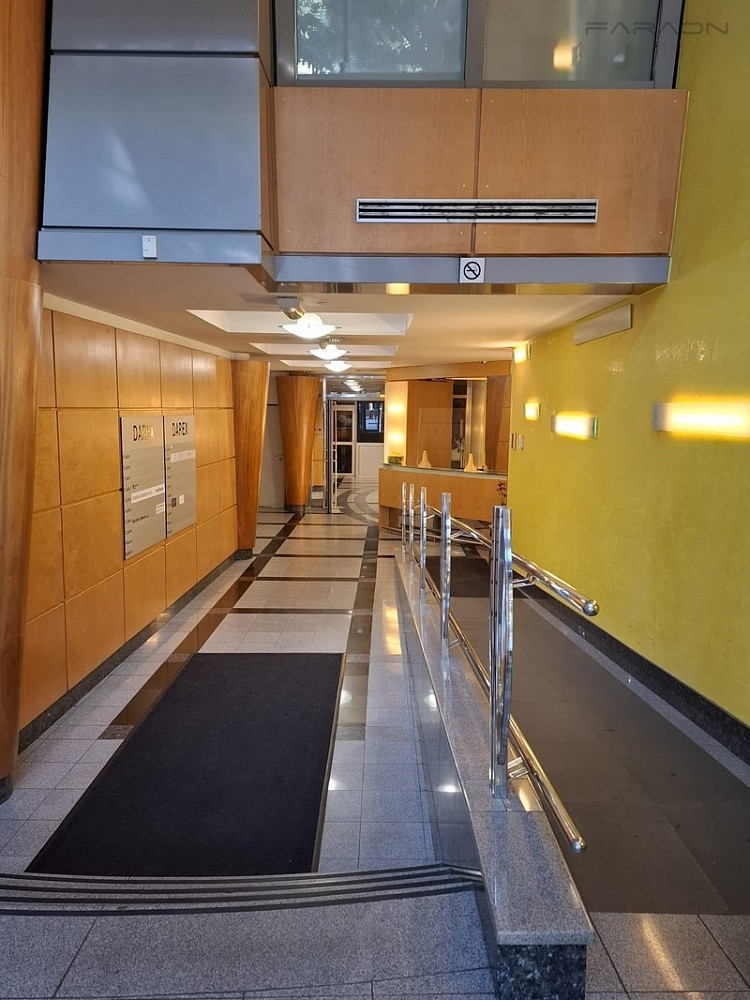 Pronájem kanceláře 170 m² – fotografie 4