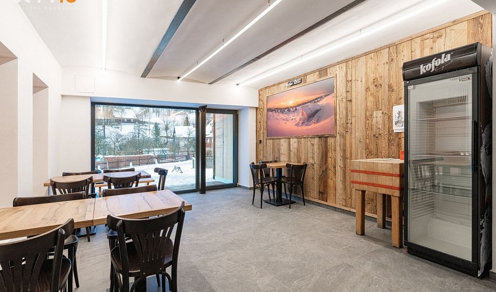 Prodej komerčního objektu (jiného typu) 36 m², Staré Město – náhled fotky 10