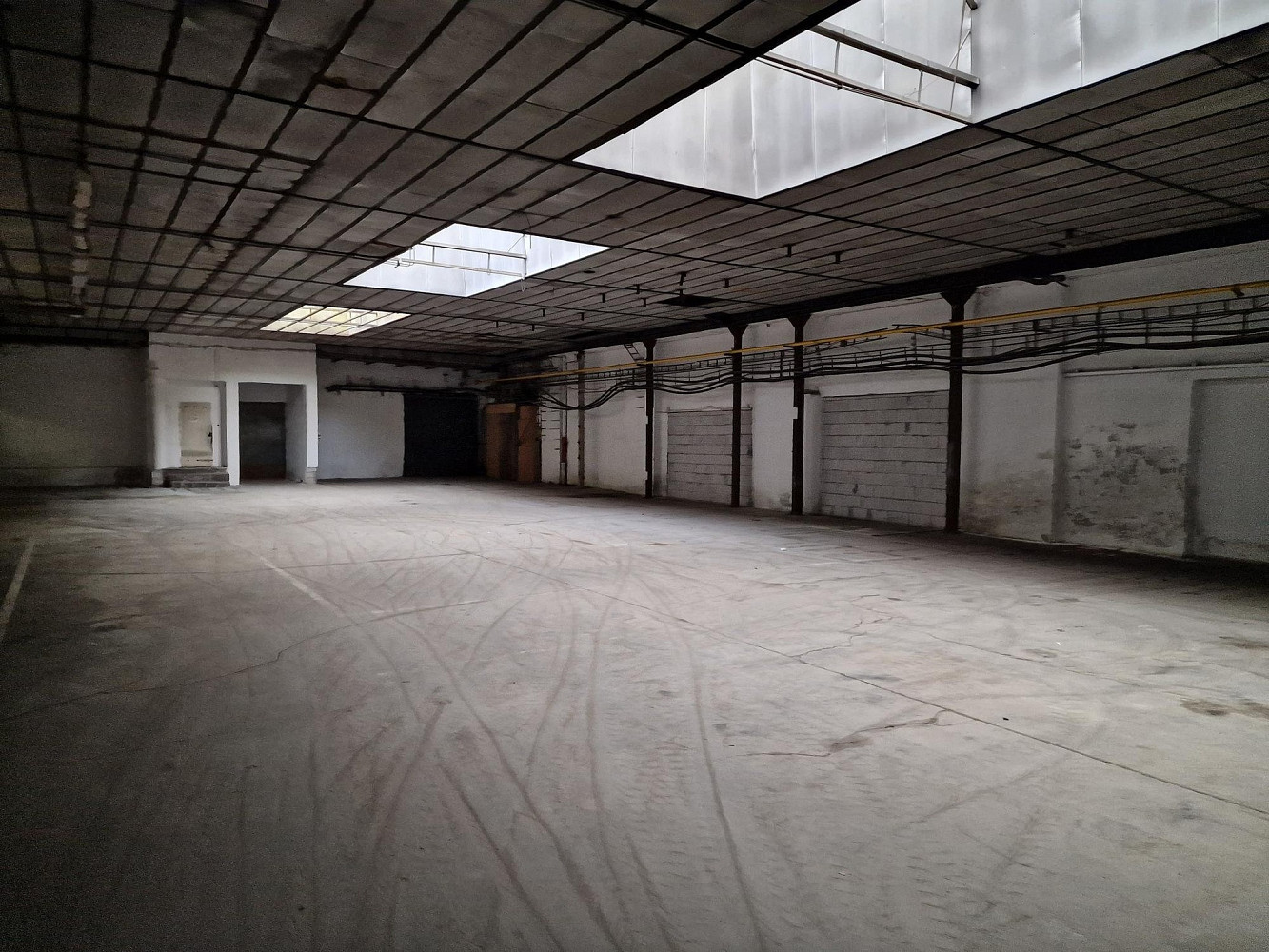 Pronájem výrobních prostor 500 m² – pohled 2