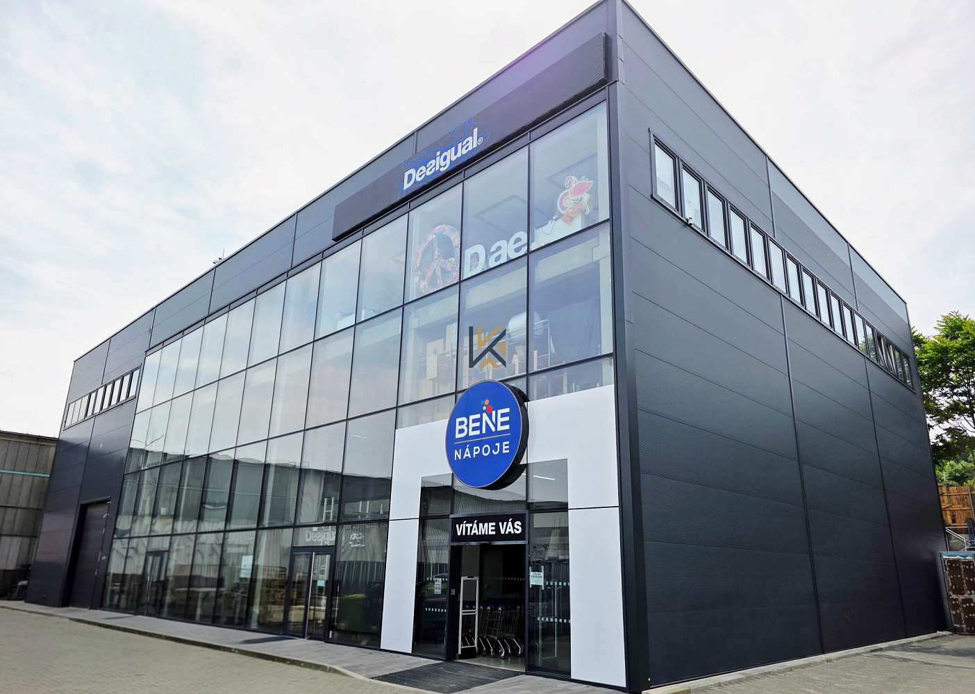 Pronájem kanceláře 900 m²